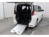 車いす仕様車スロープタイプです。