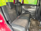 後部座席も気になるようなキズ・汚れやへたり等、大きなダメージはなく、良好な状態です。