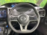 【純正革巻きステアリング】上質な革を使用することで、手にしっかり馴染みとても運転しやすいハンドルです♪