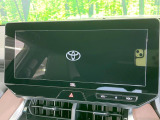 【12.3インチワイドナビ】高級感とインパクトのある大型ワイドナビを装備。各種オーディオ操作はもちろん、横長ワイド画面でのマップ2分割表示など、利便性も高いナビです♪