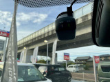 純正ドライブレコーダーが付いていて前後の記録が収録出来るので安心、万が一の準備ができています。