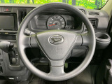 ステアリングも使用感が少なく、きれいな状態となっております♪