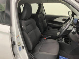 【フロントシート】さまざまな体格の方が快適に運転ができるよう配慮したシートになっております。