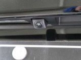 バックカメラもついています。