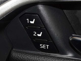 運転席のパワーシートは2名様分までメモリー機能付きです。