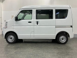 スライドドアなので狭い場所でも開閉しやすい