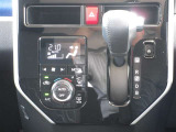オートエアコンで簡単に車内の温度調節ができます!