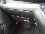 助手席前のグローブボックスです
