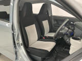 【運転席・助手席】内装ルームクリーニング済みです。しっかり綺麗にしていますので、是非、お確かめください。車に自信があるからこそ、是非一度ご来店頂き内外装も見てもらえると幸いです。