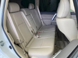 後部座席も気になるようなキズ・汚れやへたり等、大きなダメージはなく、良好な状態です。
