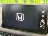 【メーカー純正9型ナビ】インテリアに溶け込むスタイリッシュな「専用設計」メーカーナビを装備♪視認性や操作性など基本性能にも優れ、より上質なカーライフをお楽しみいただけます。
