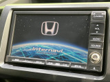 【メーカー純正ナビ】インテリアに溶け込むスタイリッシュな「専用設計」メーカーナビを装備♪視認性や操作性など基本性能にも優れ、より上質なカーライフをお楽しみいただけます。