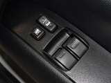 電動格納式ドアミラー・パワーウインドウを装備しています。