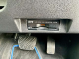 運転席の右下にETCがビルトインされています。高速道路では便利ですね!
