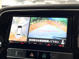 【マルチビューカメラシステム】専用のカメラにより、上から見下ろしたような視点で360度クルマの周囲を確認することができます☆死角部分も確認しやすく、狭い場所での切り返しや駐車もスムーズに行えます。