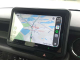 CarPlay接続に対応し、スマートフォンのナビアプリを画面に表示して、そのままナビとして使用できます。
