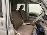 【フロントシート】さまざまな体格の方が快適に運転ができるよう配慮したシートになっております。