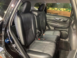 後部座席も気になるようなキズ・汚れやへたり等、大きなダメージはなく、良好な状態です。