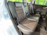 後部座席も気になるようなキズ・汚れやへたり等、大きなダメージはなく、良好な状態です。