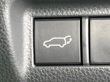 【パワーバックドア】スマートキーや運転席のボタンを押すだけでリアゲートが自動で開閉します!荷物を持っている時や、高い位置にあるバックドアを閉める際に便利な機能です♪
