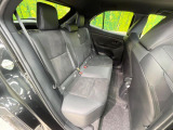 後部座席も気になるようなキズ・汚れやへたり等、大きなダメージはなく、良好な状態です。