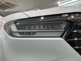 LEDヘッドライトは、点灯の瞬間から最大光量を発揮し、突然暗くなるトンネルなどでの安定感を高めます。