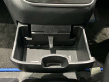 前部にドリンクホルダーあります♪運転中でも手が届きやすい位置にあって使い易いです♪