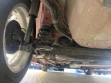 お車を安心してお乗りいただく為には、足回りの定期点検が欠かせません。サービスサポート(有償保証)では無料点検もご提供しており、安心のカーライフをお過ごしいただけるサポート体制が整っています。