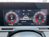 視認性の高いメーターで運転情報を的確に把握できます!