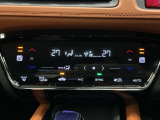 Wエアコン付きです!運転席・助手席それぞれ快適な車内でお過ごしいただけます。寒い時期には嬉しいシートヒーター付きです!