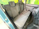 後部座席も気になるようなキズ・汚れやへたり等、大きなダメージはなく、良好な状態です。