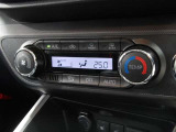 車内の温度管理に便利なオートエアコン☆