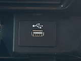 USB充電ポートがございますので携帯等の充電が出来ますよ。