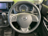 【純正革巻きステアリング】上質な革を使用することで、手にしっかり馴染みとても運転しやすいハンドルです♪