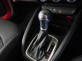 MTモード付きシフトレバーです。Dレンジより左に倒していただくと任意にシフトチェンジでき、スポーティーなドライビングをお楽しみいただけます。