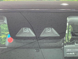 【スマートアシスト】走行中に前方の車両等を認識し、衝突しそうな時は警報とブレーキで衝突回避と被害軽減をアシスト。より安全にドライブをお楽しみいただけます。