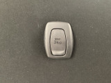 フックには、重さ3kgまでの荷物がかけられます。足元に置きたくないものなどがある時に役に立ちます♪