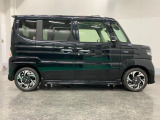後席両側電動スライドドア☆開け閉めの際に隣の車や壁にぶつける心配もありません。