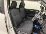 【フロントシート】さまざまな体格の方が快適に運転ができるよう配慮したシートになっております。
