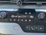 オートエアコンは、温度や風量を自動で調整してくれるため、運転に集中でき、疲労軽減にもつながります。また、車内の温度を一定に保つことで、結露やカビの発生を防ぐ効果もあります。