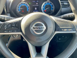 オーディオ操作が出来るステアリングスイッッチ付です!