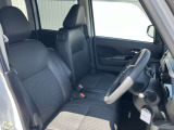 運転席&助手席です!足元広々で快適です♪