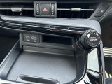 店舗にて現車の確認もいただけますので、お電話で在庫のご確認の上是非ご来店くださいませ。
