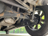 お車を安心してお乗りいただく為には、足回りの定期点検が欠かせません。サービスサポート(有償保証)では無料点検もご提供しており、安心のカーライフをお過ごしいただけるサポート体制が整っています。