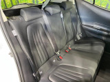 後部座席も気になるようなキズ・汚れやへたり等、大きなダメージはなく、良好な状態です。