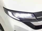 【LEDヘッドライト】明るい光が瞬時に立ち上がり、必要な場所を均一に照らします。寿命も長く省エネで、スタイリッシュなデザインは現代の主流です♪