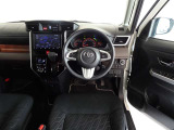 視界良好、操作しやすい運転席です。