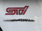 【STI(エアロ)】走行性能と快適性を両立した「強靭でしなやかな走り」を実現するスバルの純正エアロ(カスタマーパーツ)です。見た目も締まり、周りと一線を画す一台に仕上がっています。