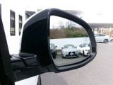 車線変更の注意表示も装備しておりますので安心してドライビングを楽しむことができます!