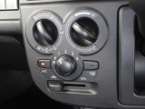 気温に合わせて直感的に操作することで、車内をいつでも快適に保てます。